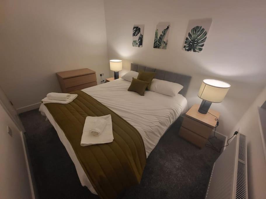 New 4 Bedrm House! Parking. 10Min To City / Etihad Manchester Esterno foto
