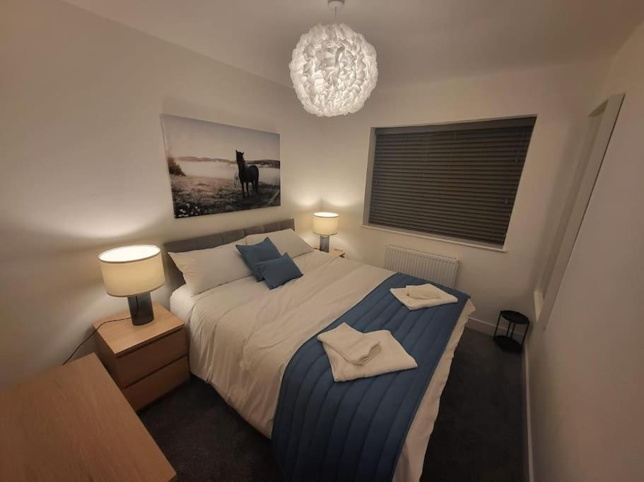 New 4 Bedrm House! Parking. 10Min To City / Etihad Manchester Esterno foto