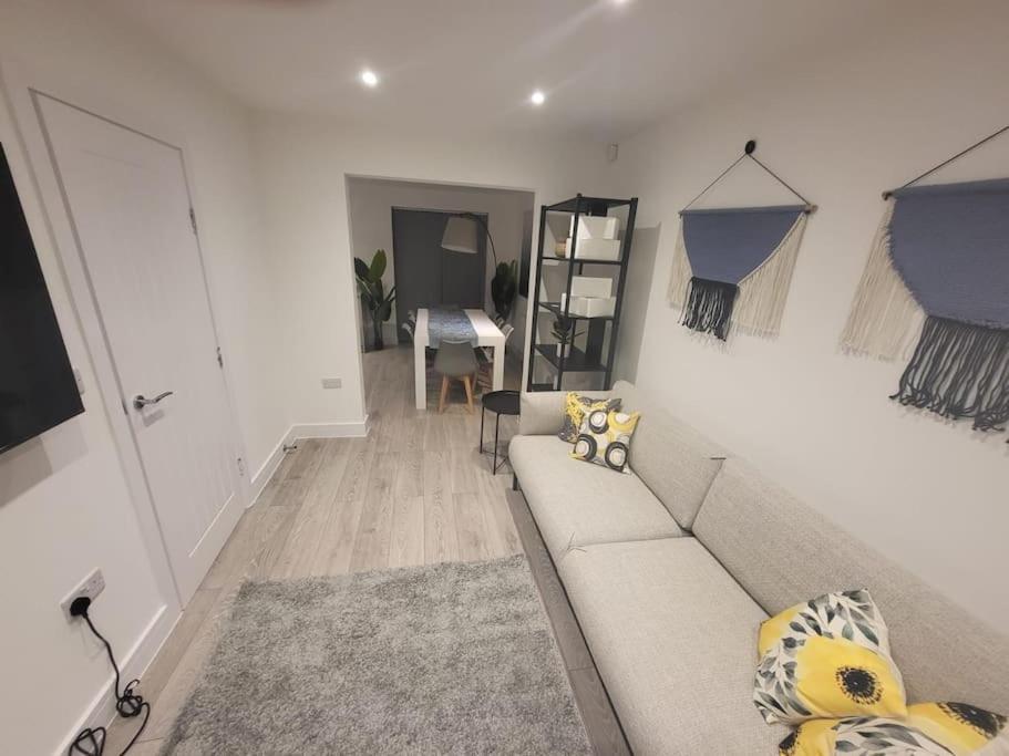 New 4 Bedrm House! Parking. 10Min To City / Etihad Manchester Esterno foto