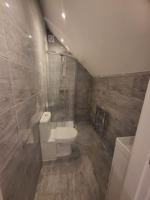 New 4 Bedrm House! Parking. 10Min To City / Etihad Manchester Esterno foto