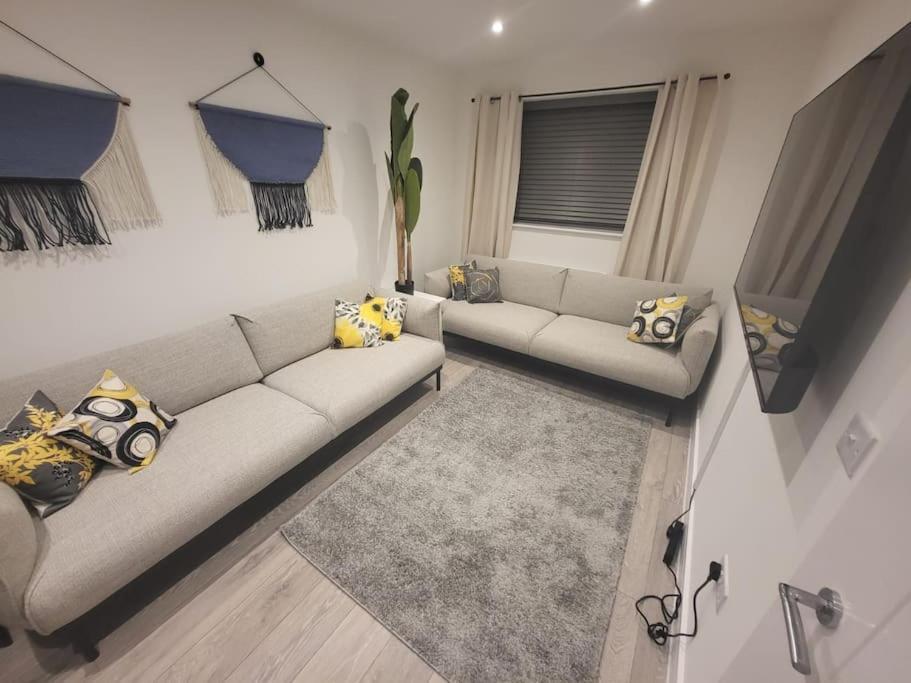 New 4 Bedrm House! Parking. 10Min To City / Etihad Manchester Esterno foto